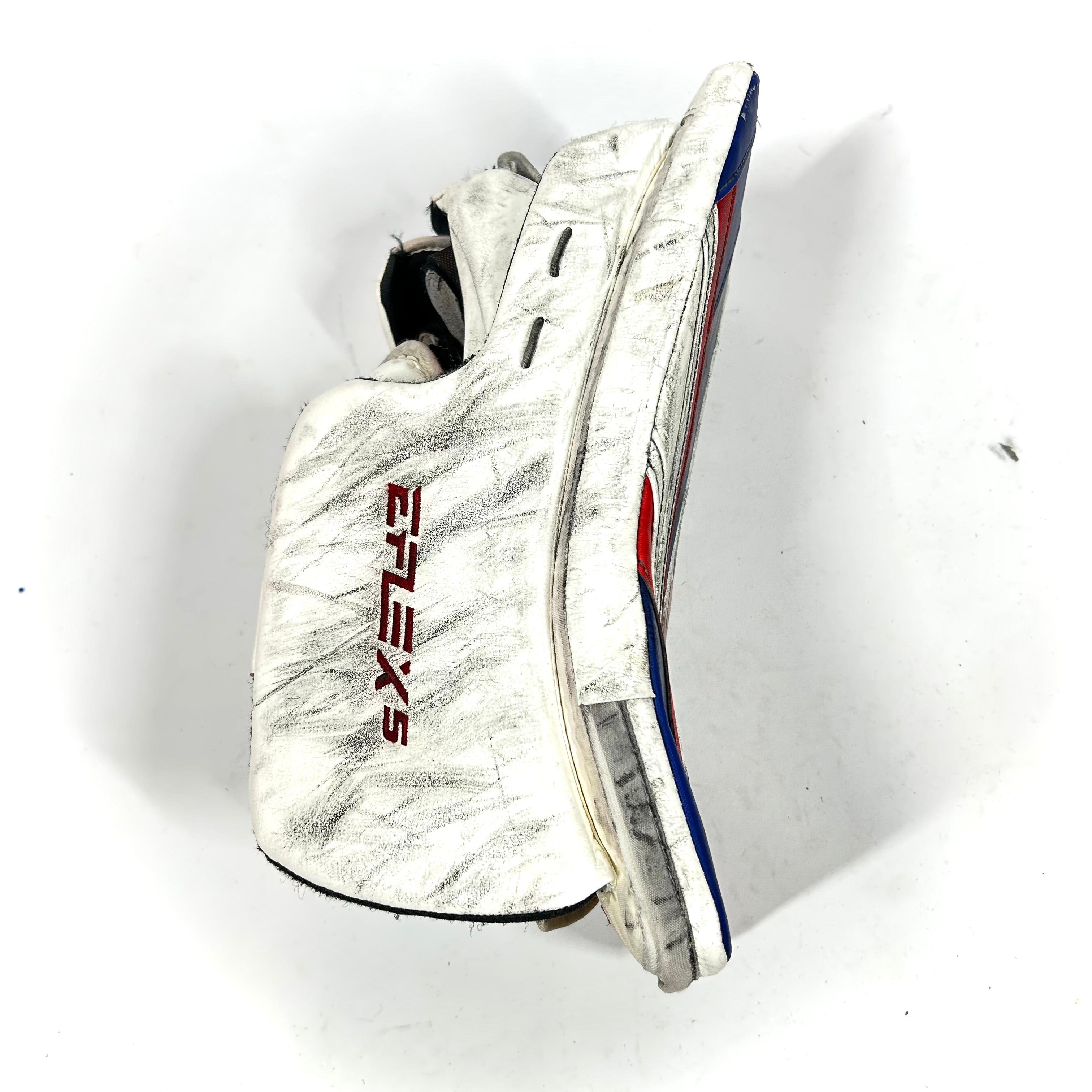 CCM Extreme Flex 5 - Bloqueur de gardien d'occasion (bleu/rouge/blanc)